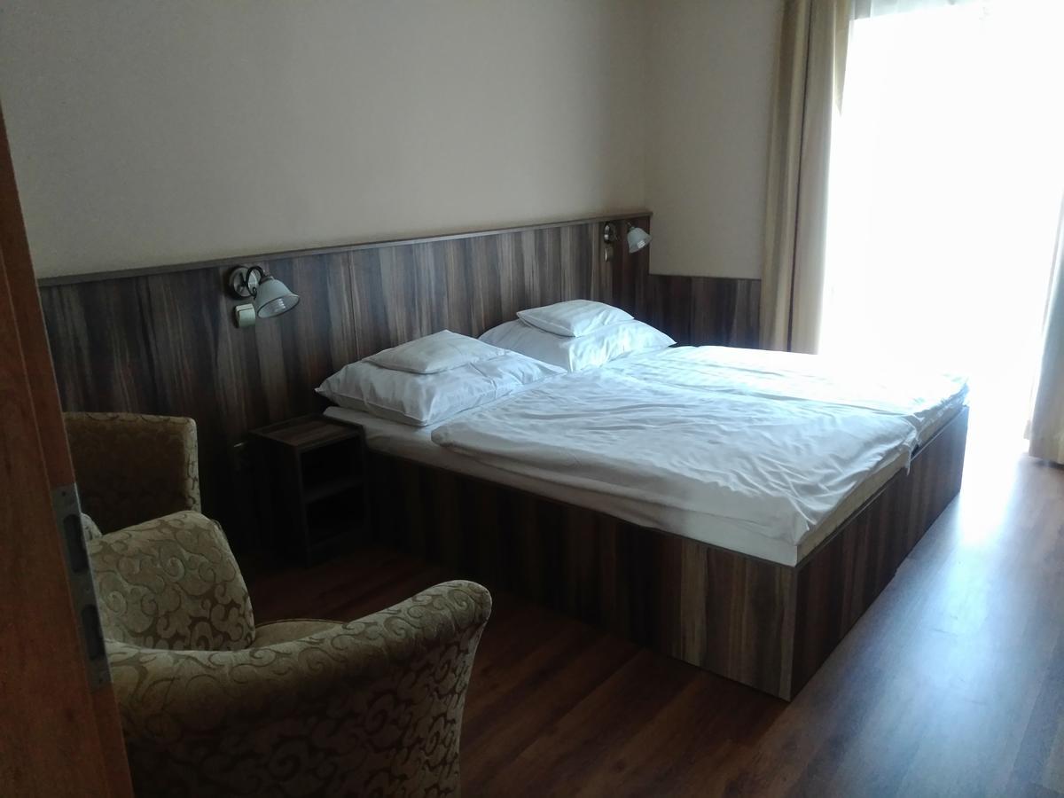 Siesta Club Apartman Harkány מראה חיצוני תמונה