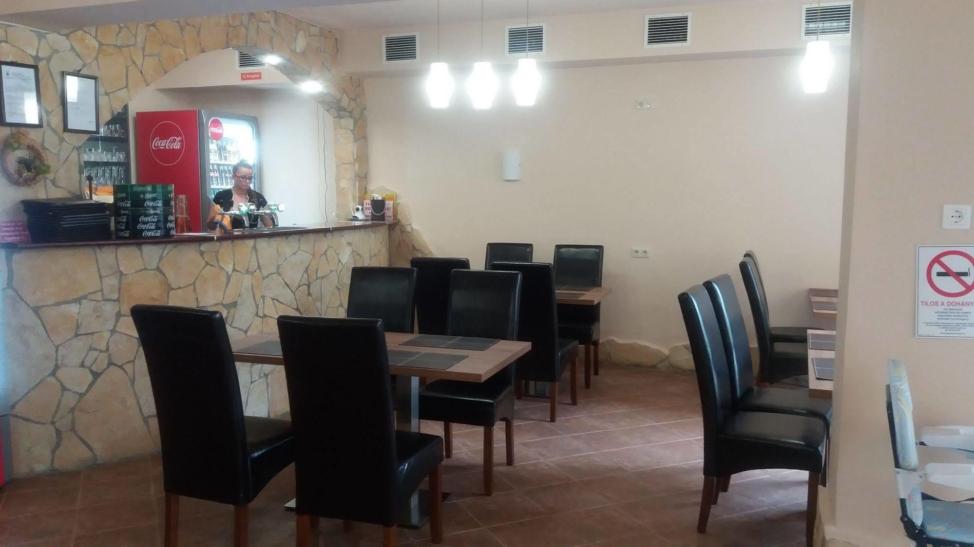 Siesta Club Apartman Harkány מראה חיצוני תמונה