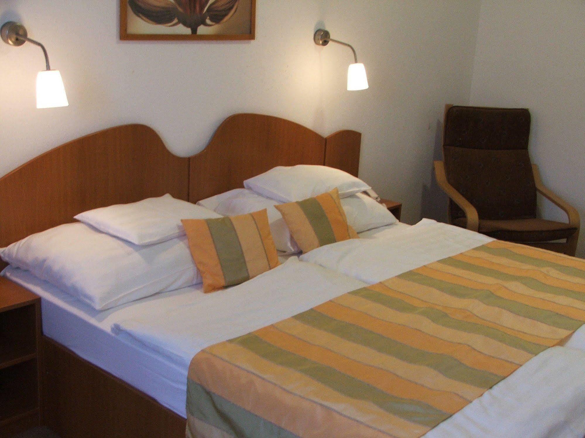 Siesta Club Apartman Harkány מראה חיצוני תמונה