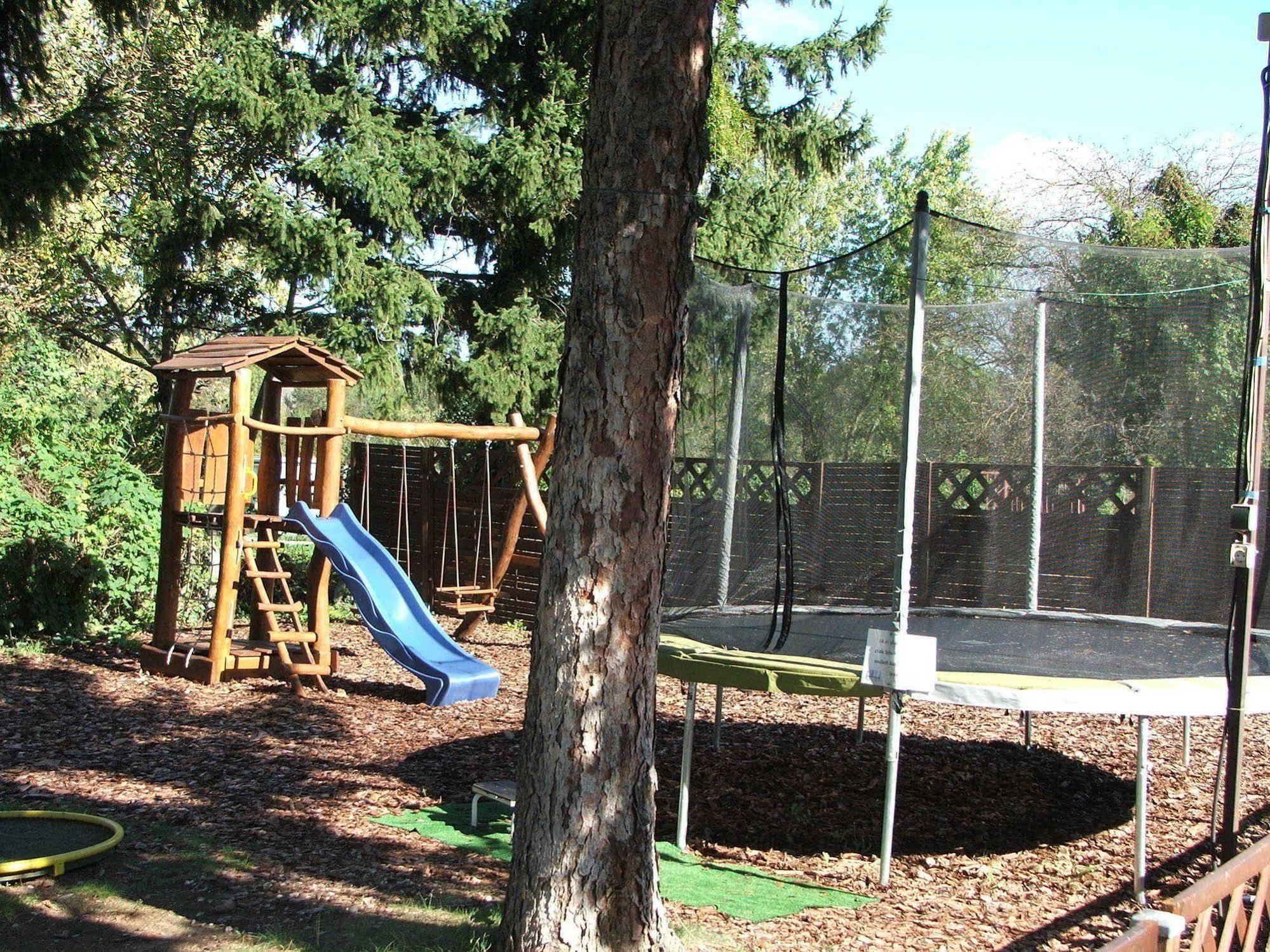Siesta Club Apartman Harkány מראה חיצוני תמונה