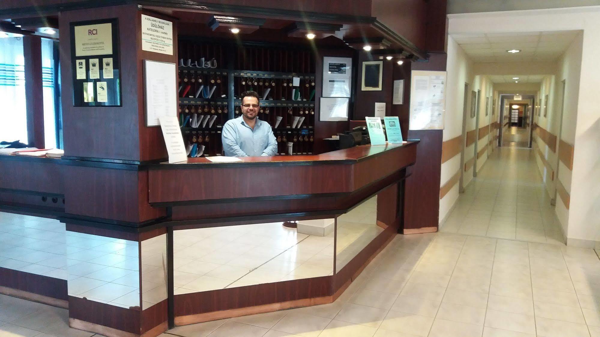 Siesta Club Apartman Harkány מראה חיצוני תמונה