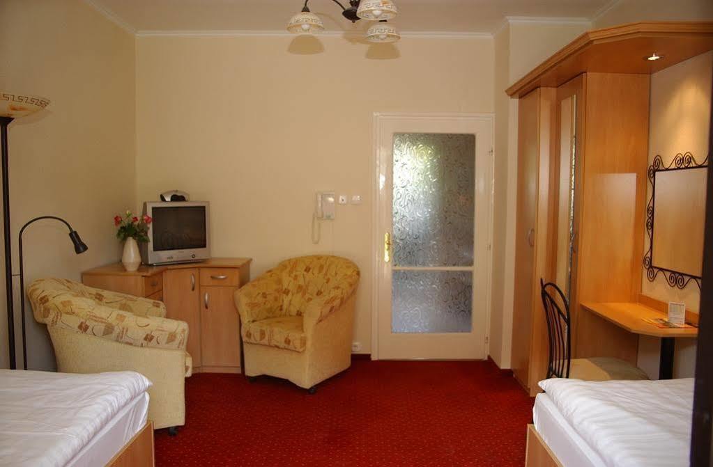 Siesta Club Apartman Harkány מראה חיצוני תמונה