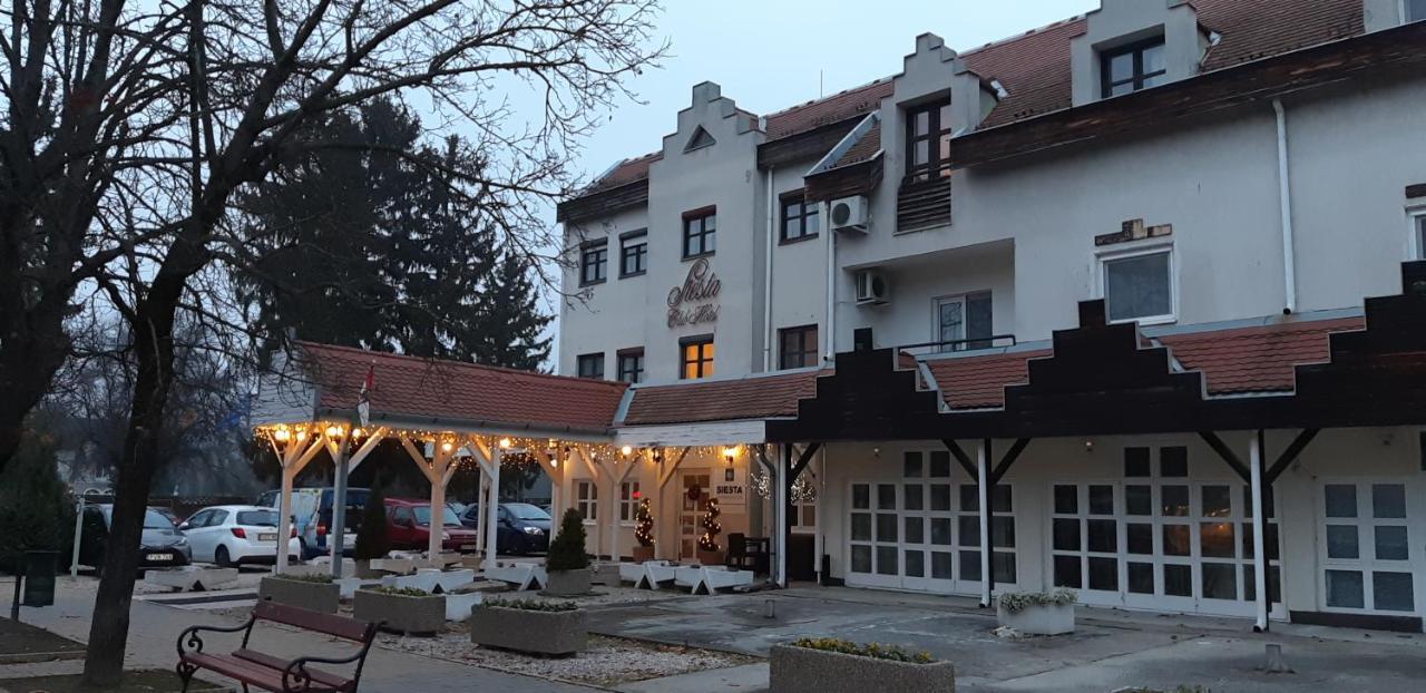 Siesta Club Apartman Harkány מראה חיצוני תמונה